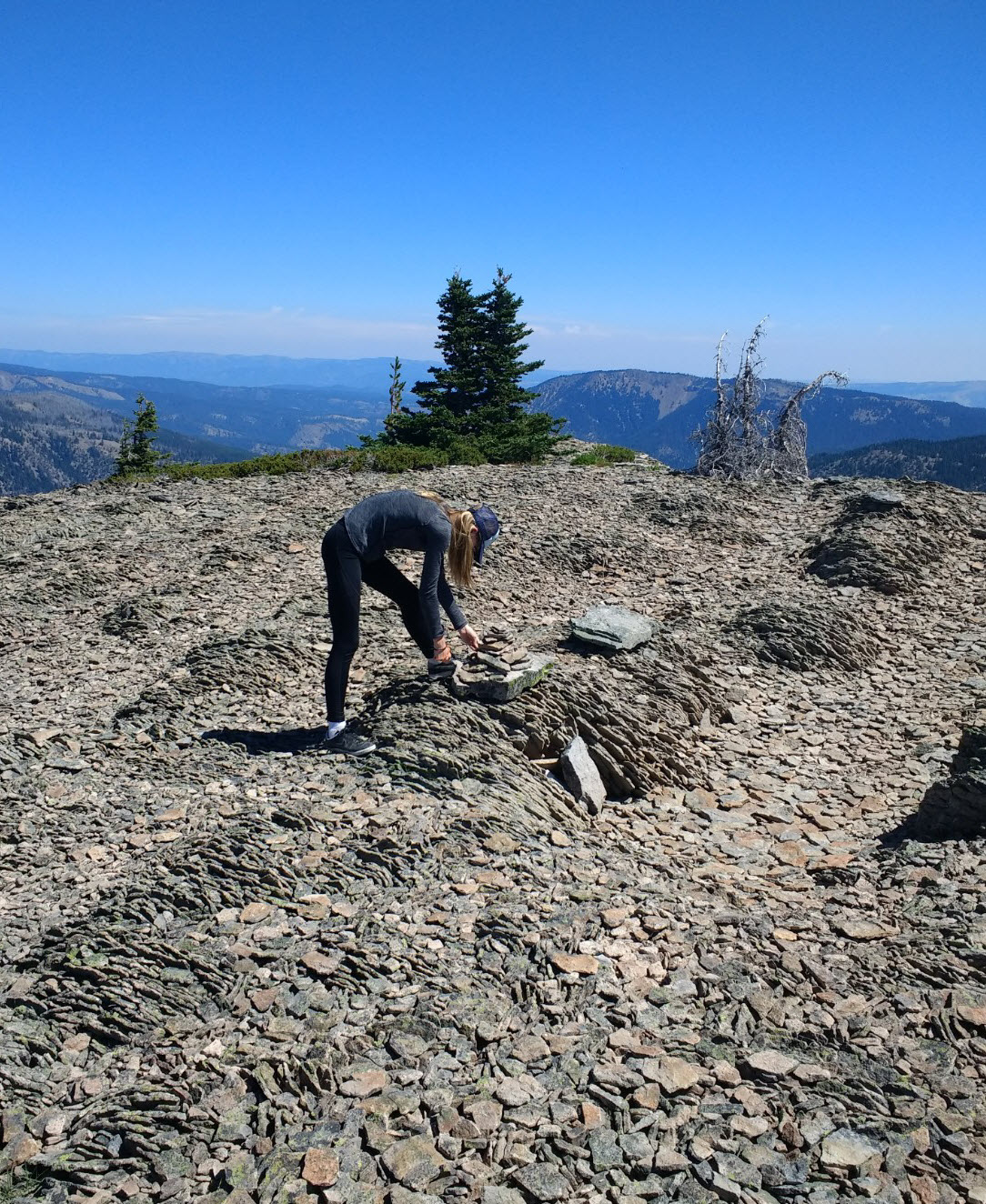 Ascending Shellrock Peak.